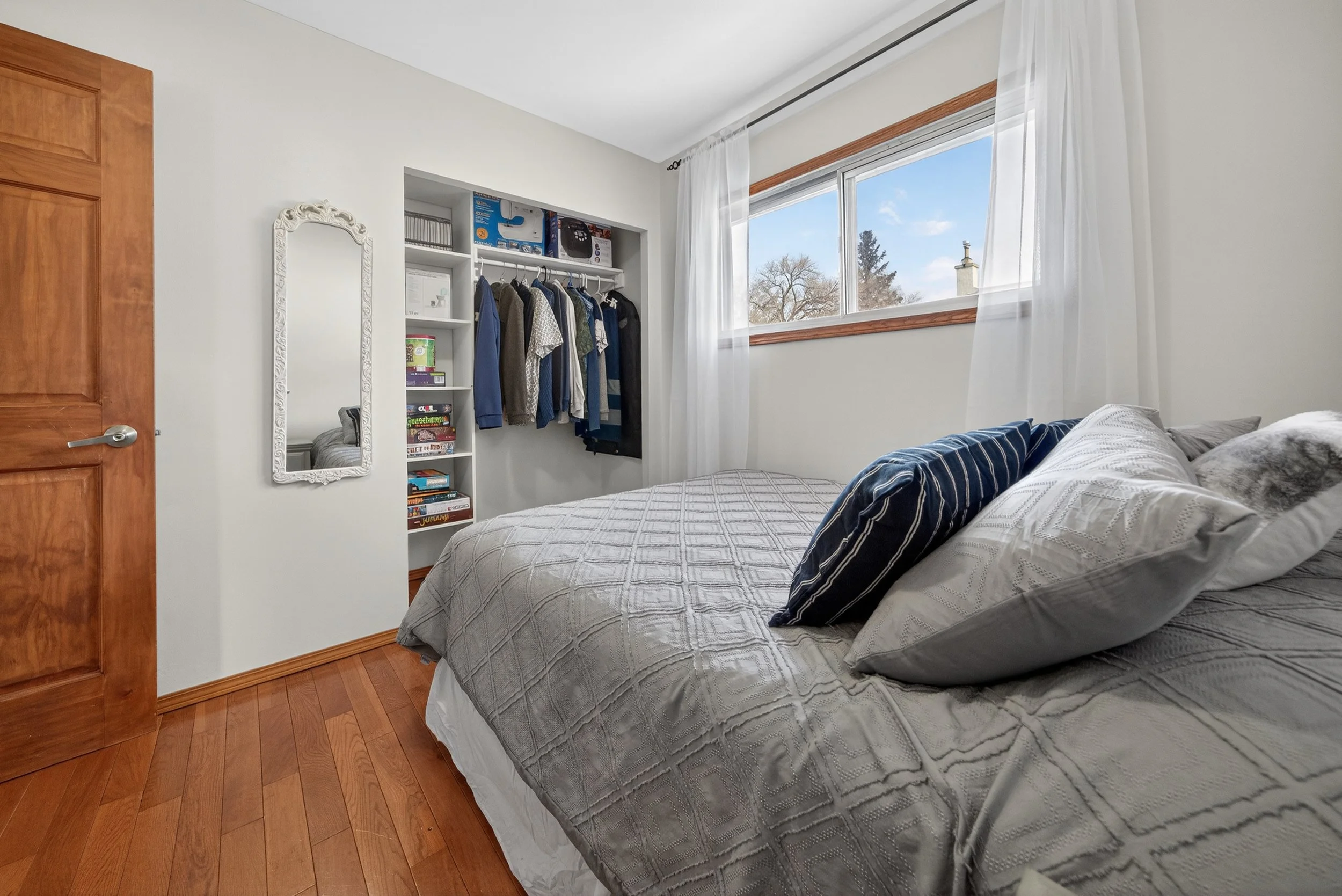 348 Olive St (11).jpg