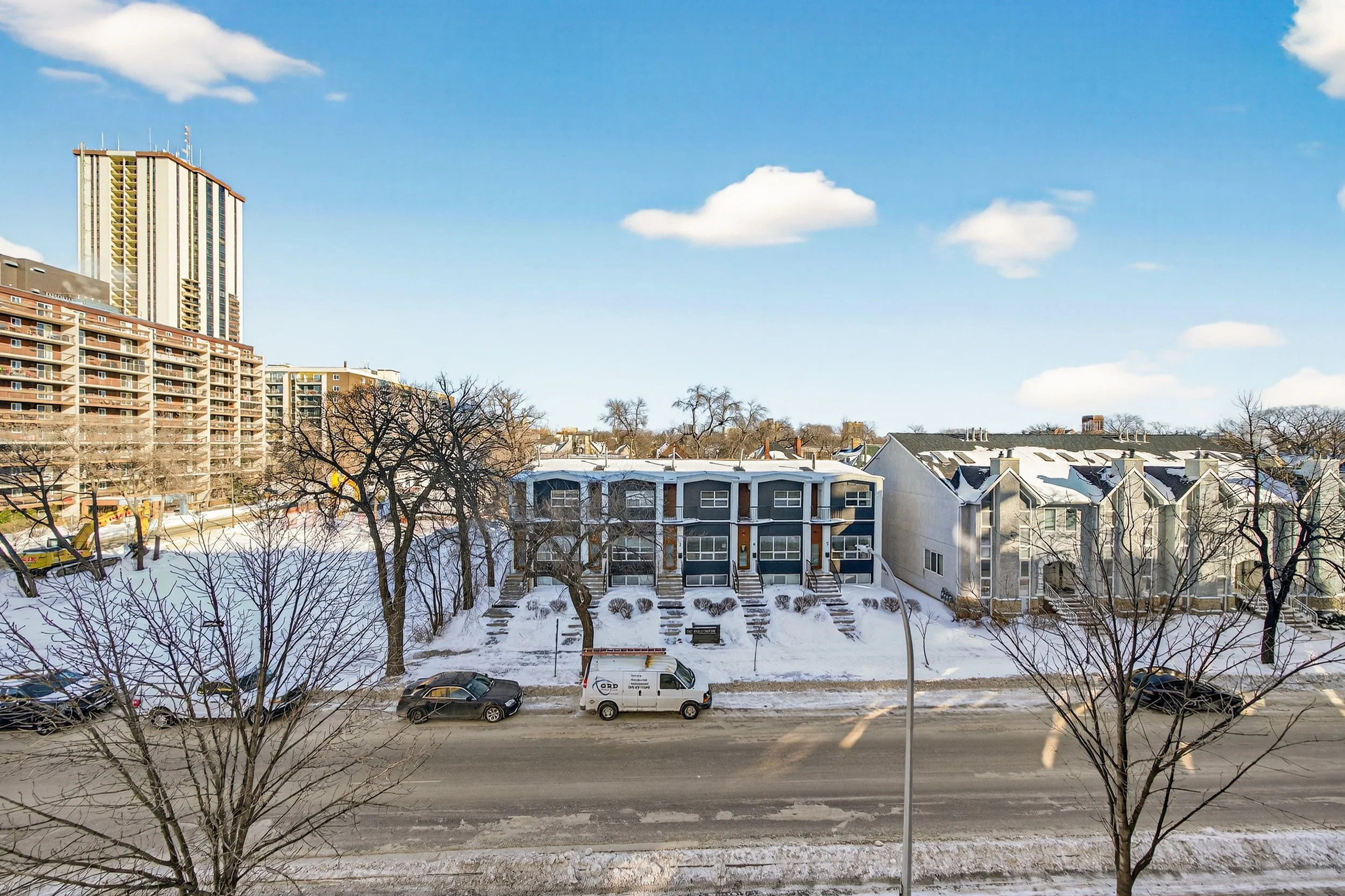 402 - 99 Wellington Cres (28).jpg