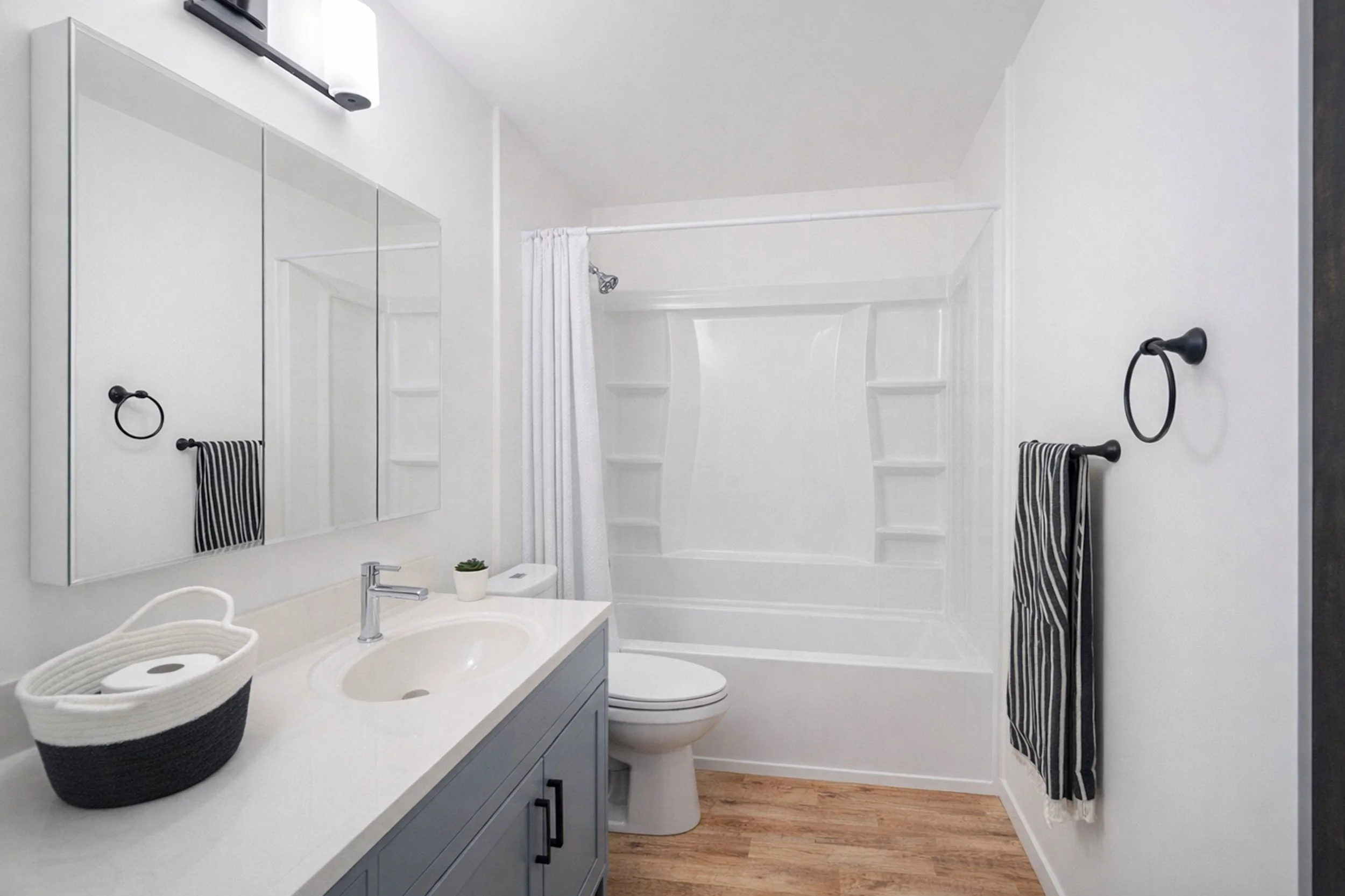 bathroom (1).jpg