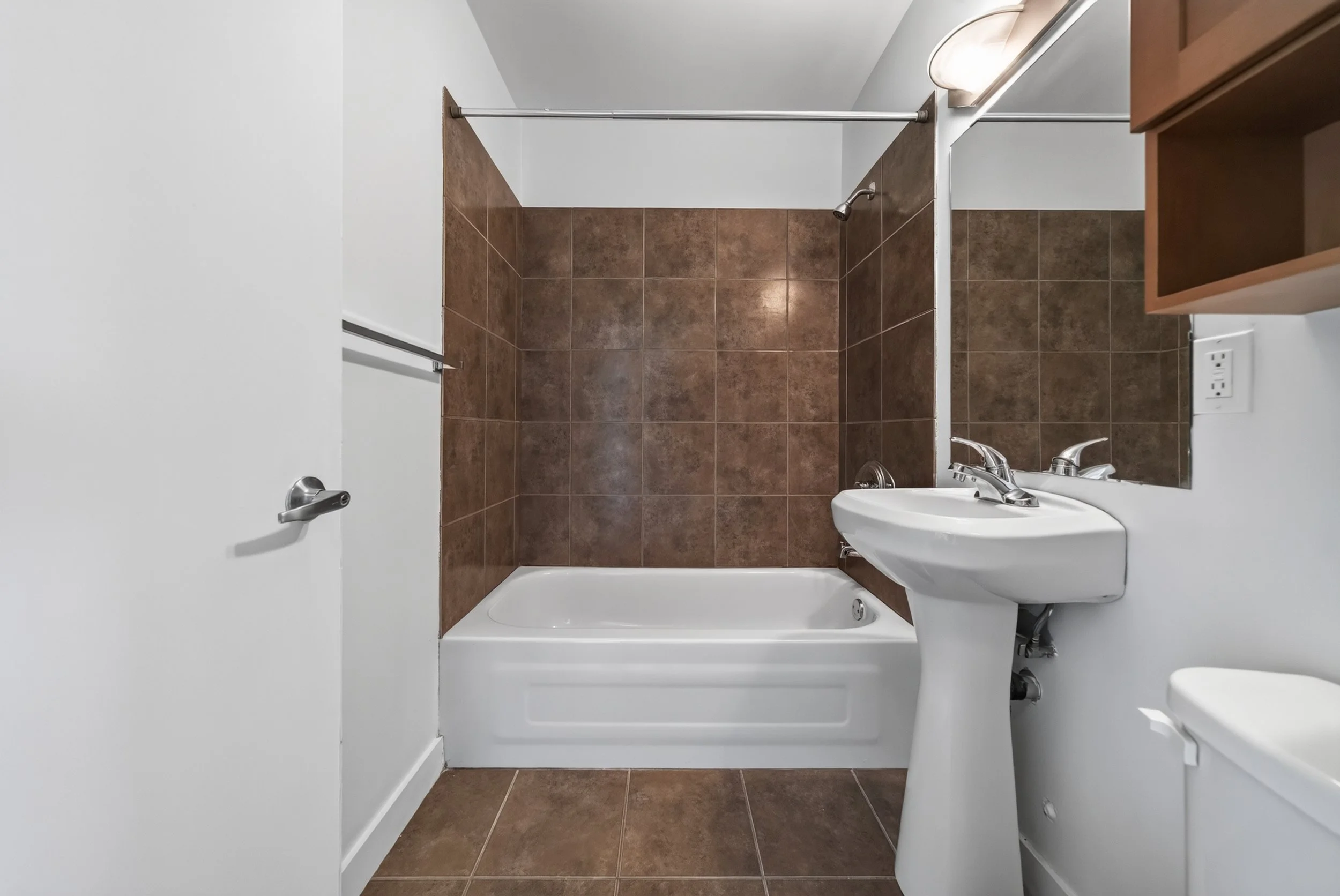 503 - 565 Corydon (24).jpg