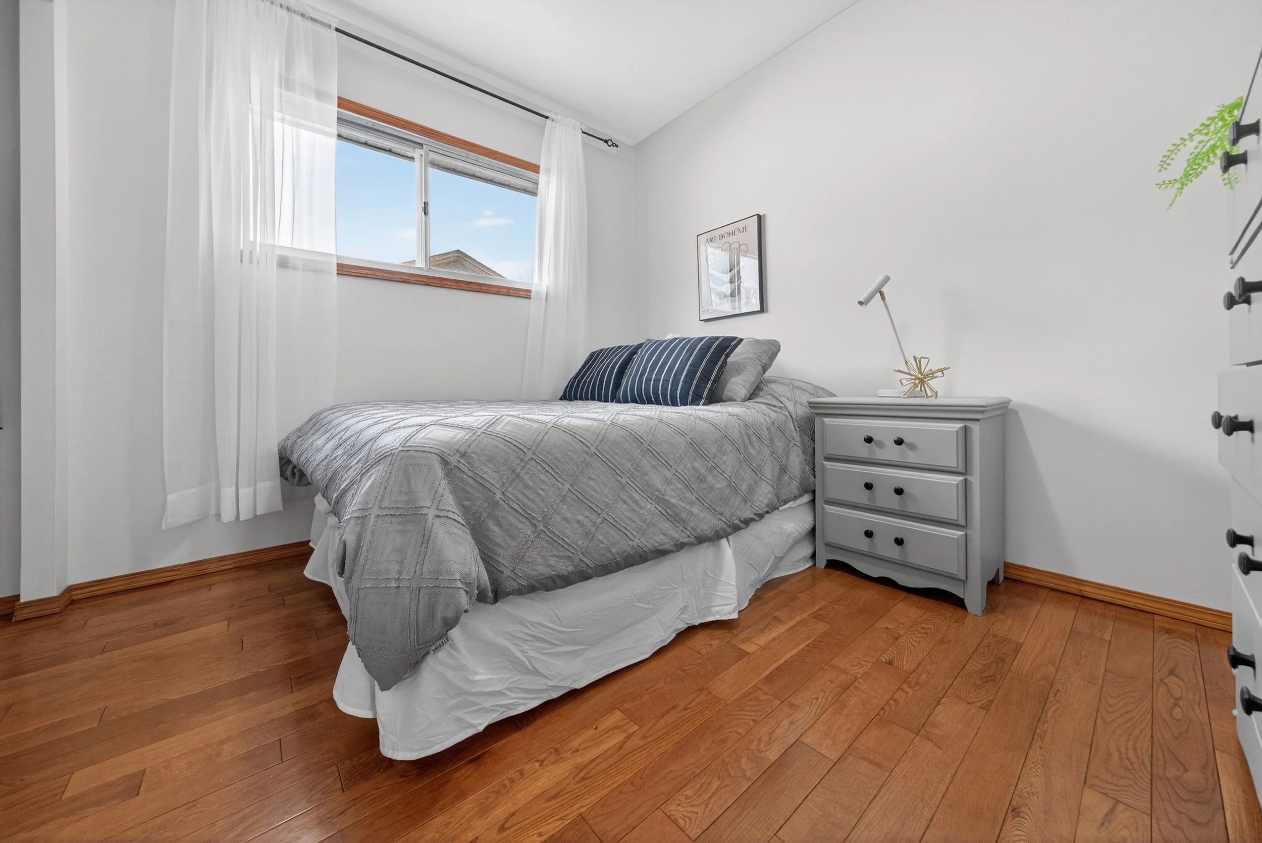 348 Olive St (10).jpg