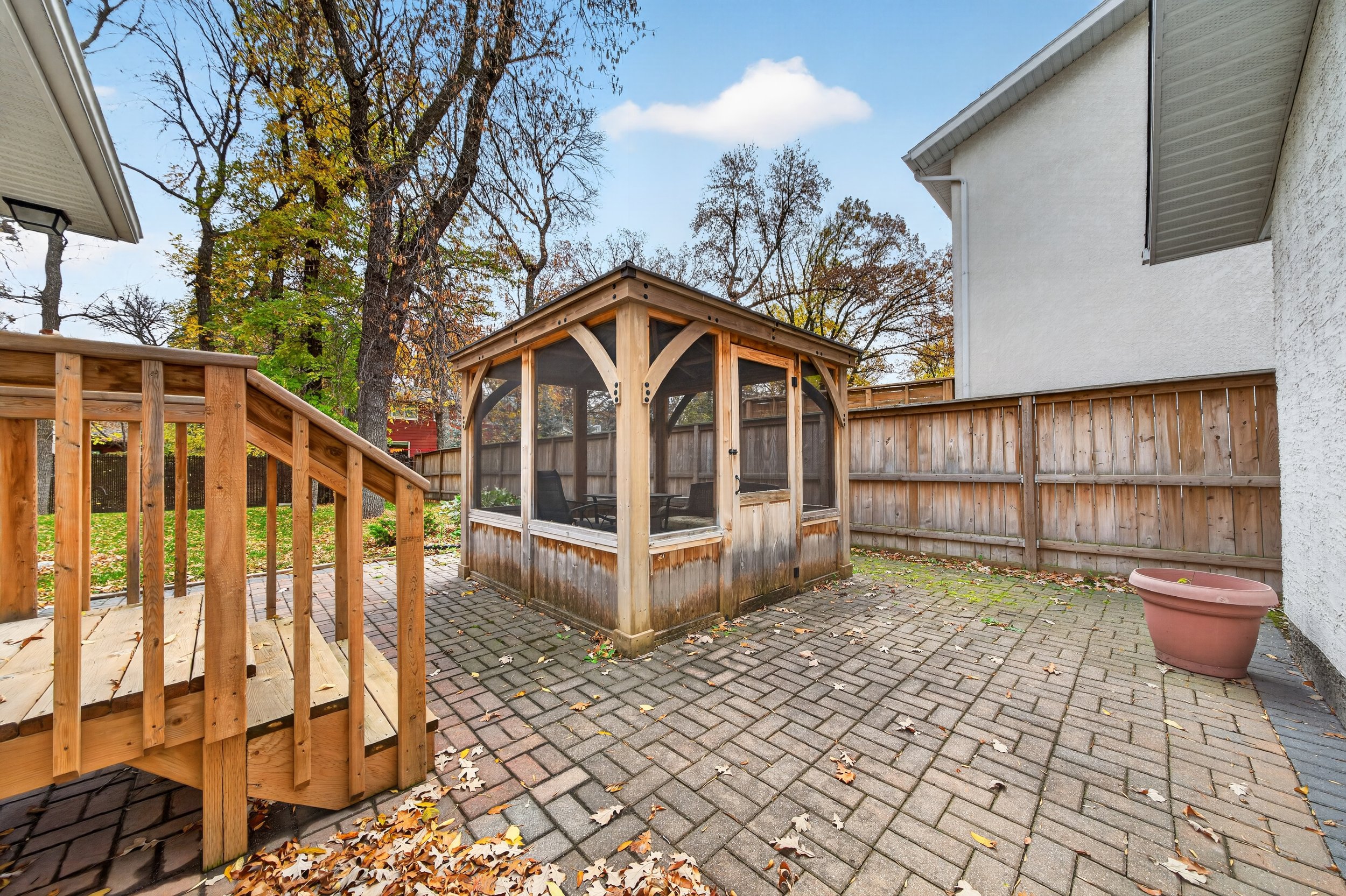 125 Salme Dr (14).jpg