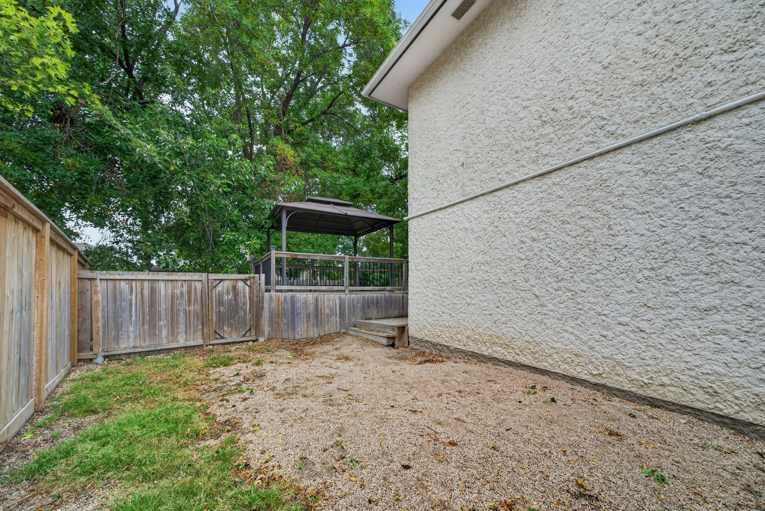 10 Edgemont Drive (14).jpg