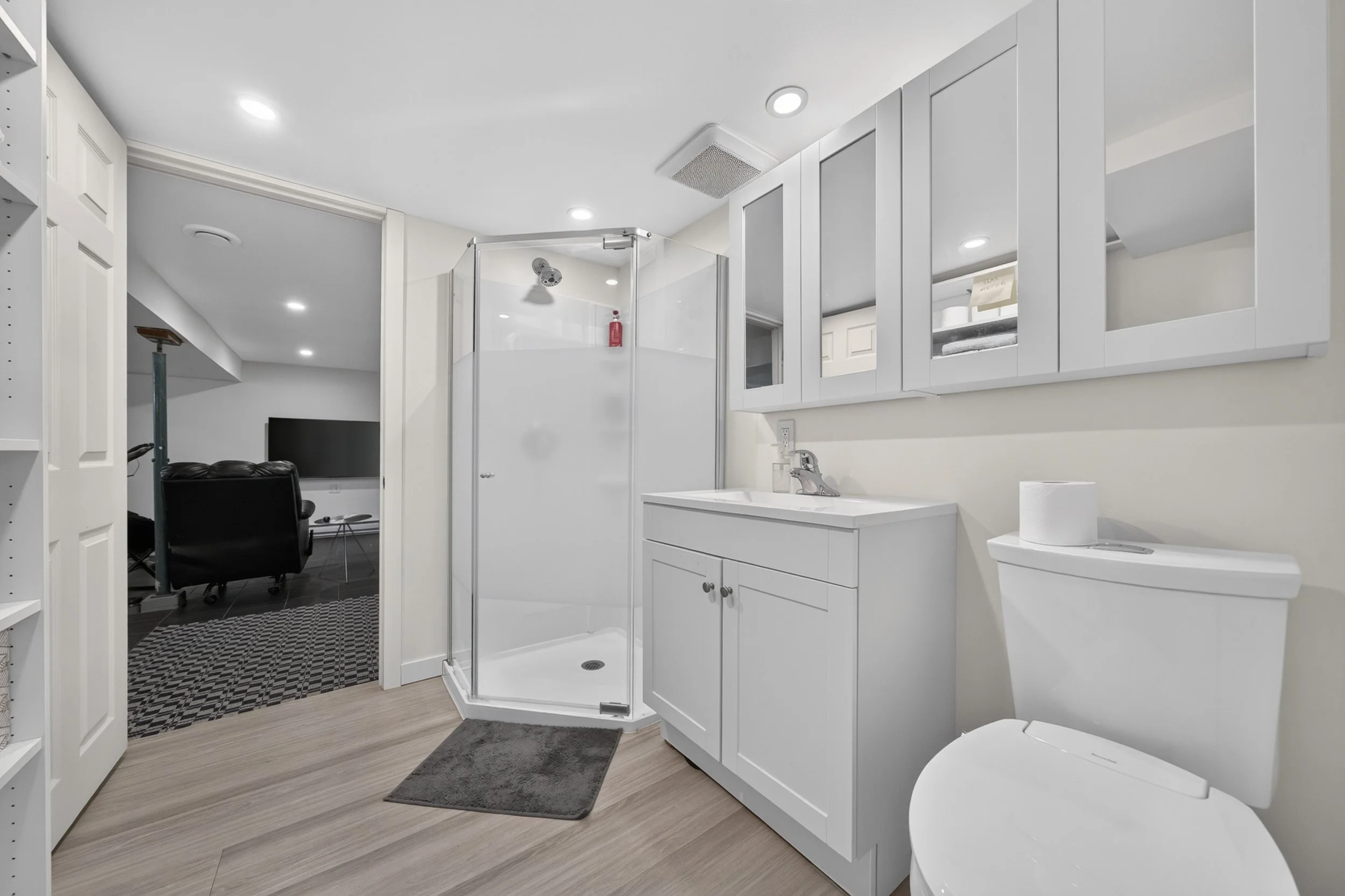 648 Mulvey - Basement Bathroom B.jpg