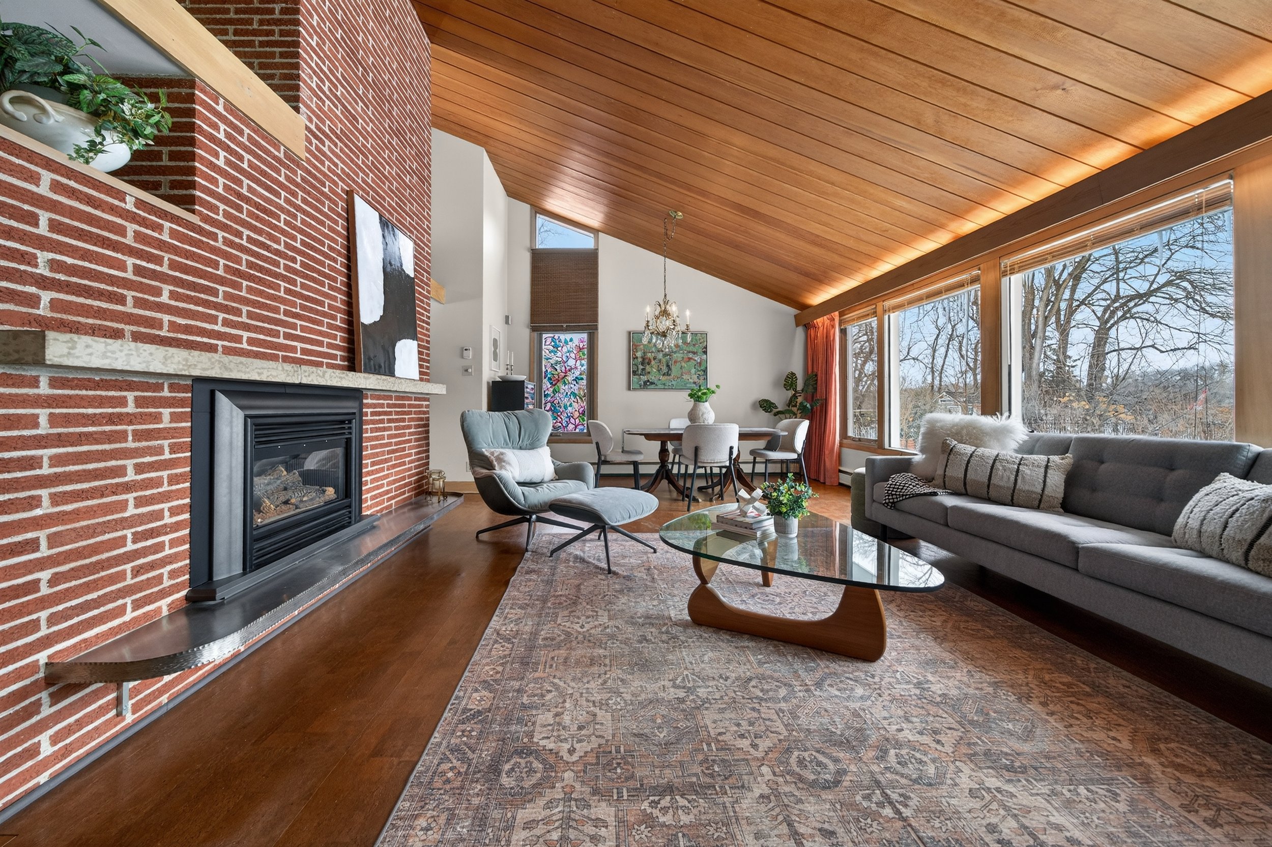 415 Kingston Rd (39).jpg