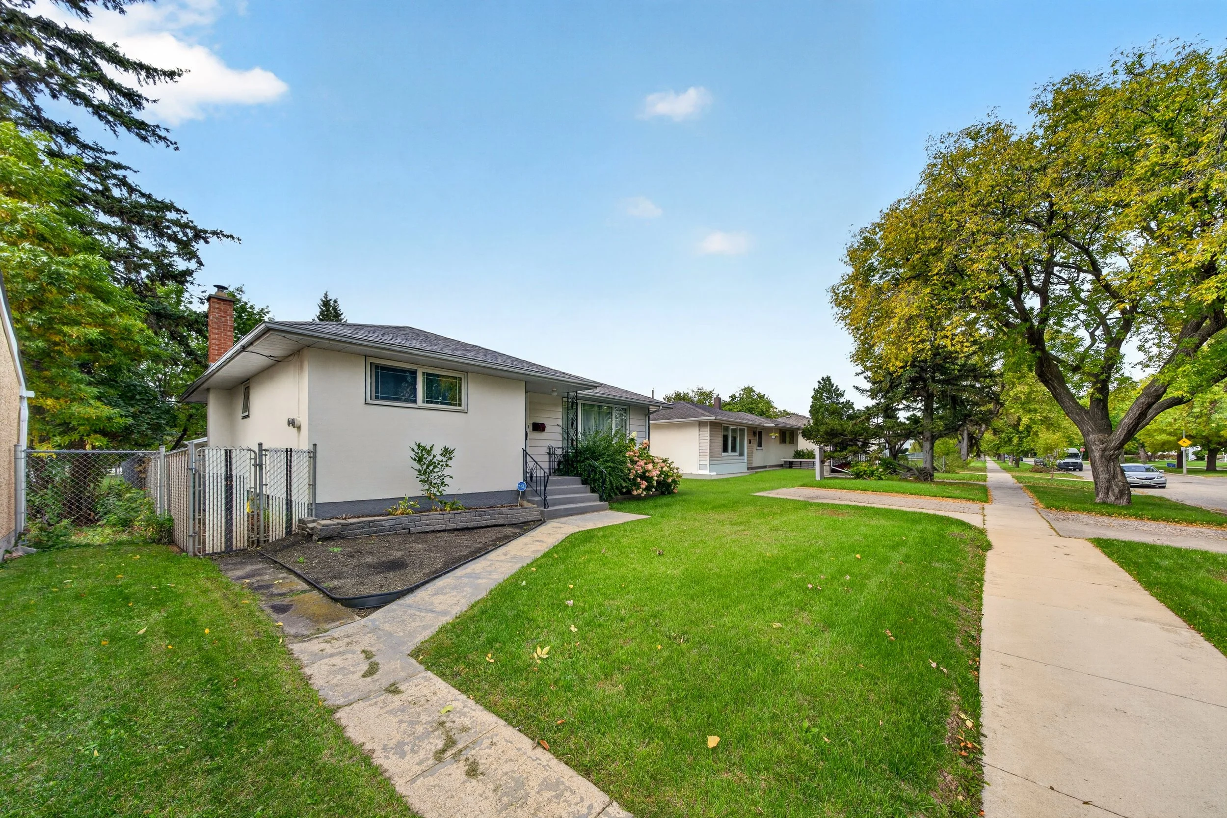 648 Stewart St (2).jpg
