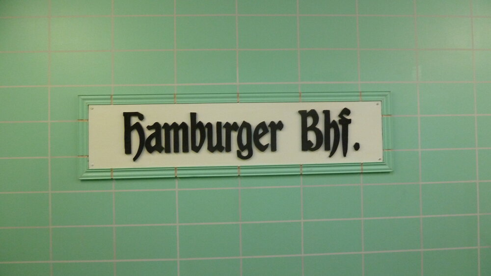 Gothic script of the reproduction of the original sign for the Hamburger Bahnhof (Train Station) in Berlin, photo taken April 2014