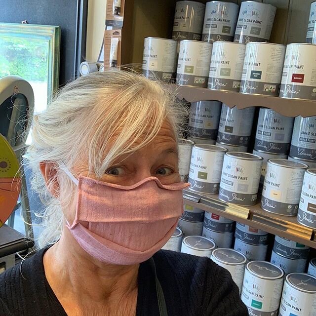 Hello🌹it&rsquo;s Week 2 Day 2 of being safely open for business again. Brilliant. Folk are really taking advantage of our shop for Paint online and pick up in store where it&rsquo;s all ready to collect 👏👏Safer Shopping. www.sheldonpaint.co.uk is 