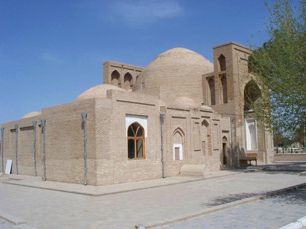 Khakim At-Termiziy Mausoleum.jpg