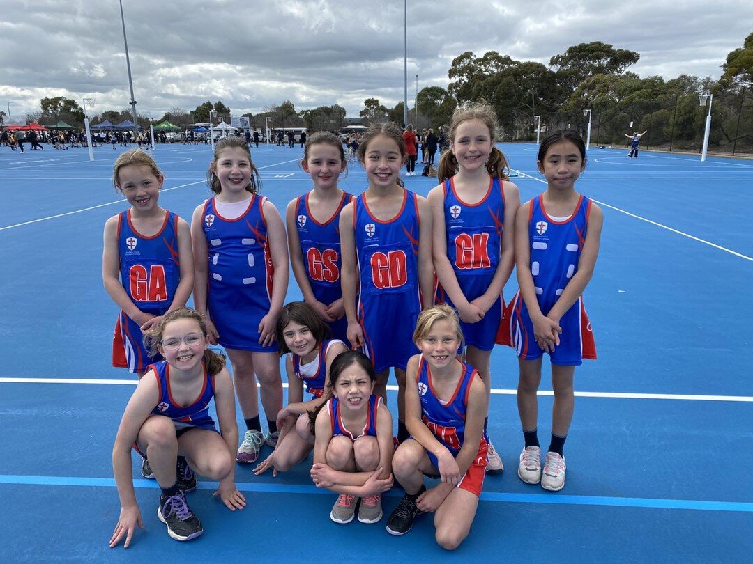 Our Primary students competed at the SACSA Netball Carnival, on Wednesday and Southern Vales had four teams playing.  At times it was very cold and wet, however students played well with great results.

Year 3/4 Girls, Morphett Vale team coached by M