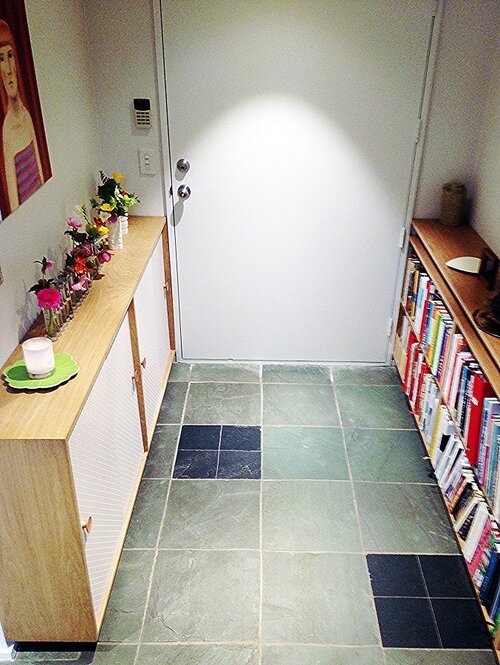 Hallway+shelving+for+cooks+books+3.jpg