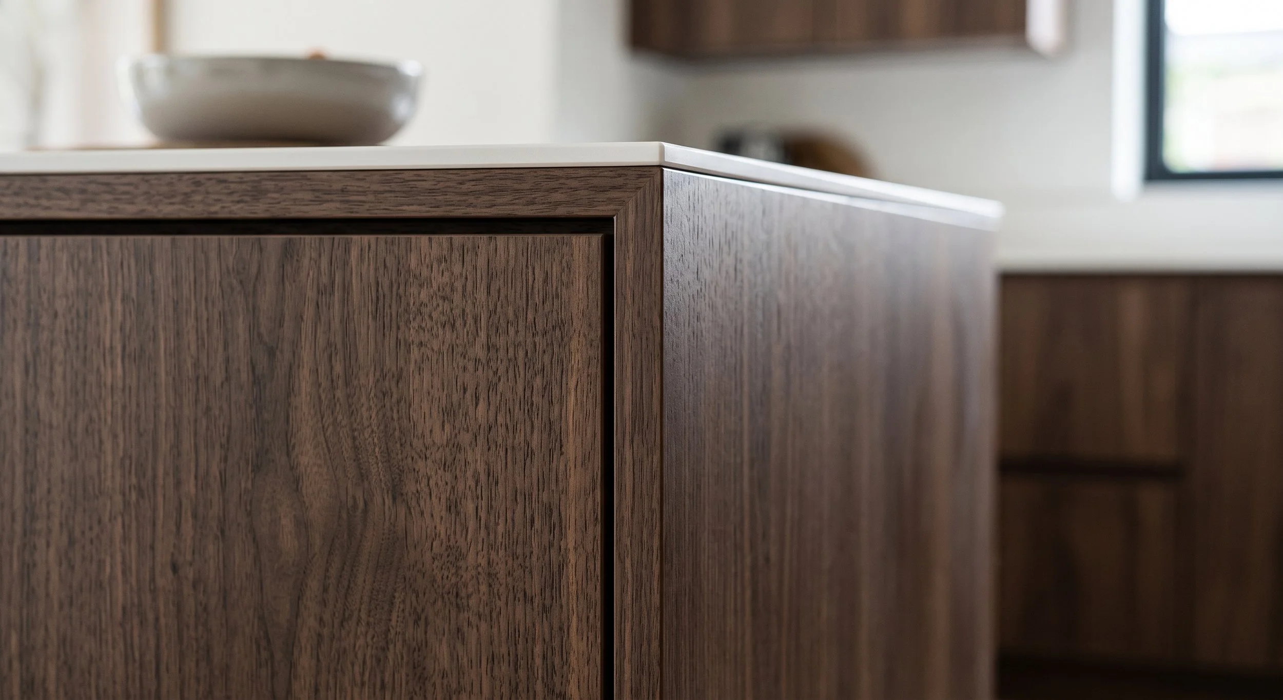 Edge-Finished vs Raw-Cut Panels