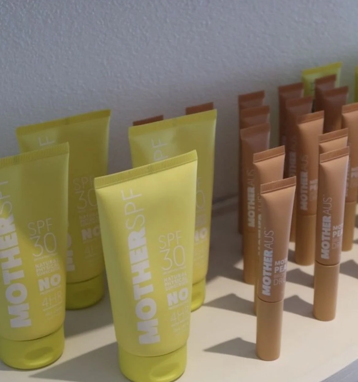 🌞 🌞 🌞 

LONG WEEKEND SUN SPECIAL.

To make sure you and your families are set for the long weekend and incoming months of like you all to try @motherspf.
When you purchase both Face and Body AND Tinted face SPF you recieve 20% off at The Green Roo