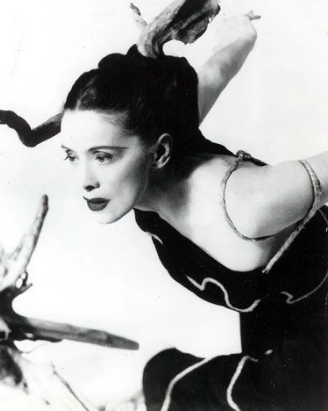 Years ago I took dance classes with the wonderful Eugenie Knox, the endlessly inspiring founder of the Dance of Life studio in Collingwood, Melbourne.
I wanted to dance like Martha Graham ~ the OG modern dance pioneer ~ and Eugenie was teaching us G