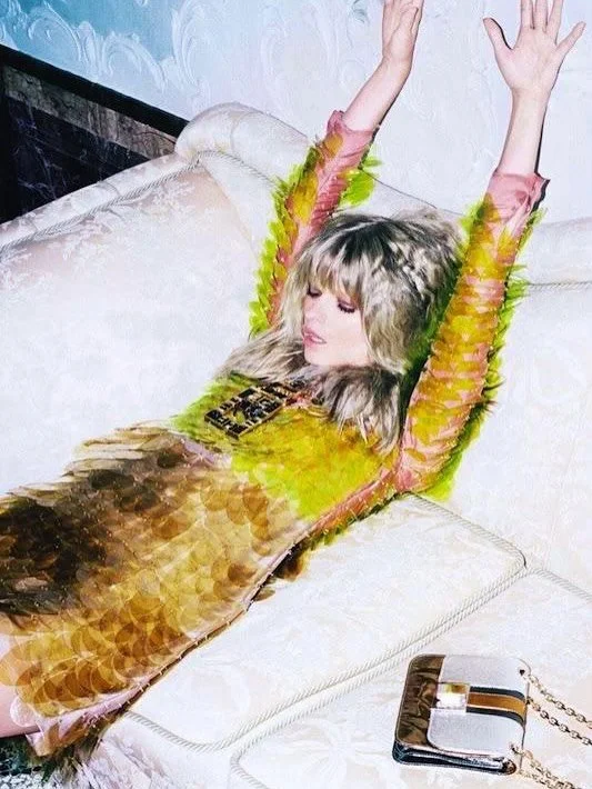 Praise be Leo, opening its season with a hugely cathartic, illuminating New Moon.
All the planets are in play, actively supporting your soul searching. Be thankful for the cosmic feedback you will surely receive.
Under all the gunk of your processi