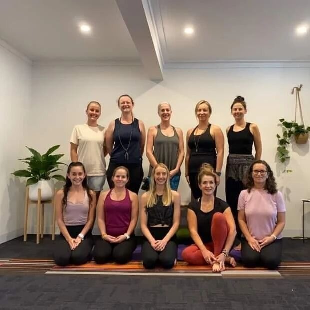Awesome end to our Yin Yoga training this weekend. If you missed out, secure your spot in my next Yin training on the 3/4 of September + 15/16 October. Follow the link in my bio for more info 🙏🏼 see you there! 
.
.
.
#yogawithmiriam #passion #pregn