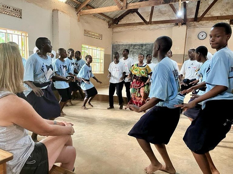 Happy International Dance Day! 

Today, we&rsquo;re looking back at our latest trip to Uganda with @hornbilltreksandsafaris and we are celebrating the students at Awegys Secondary School who graciously welcomed our group with this dance. 

What an in