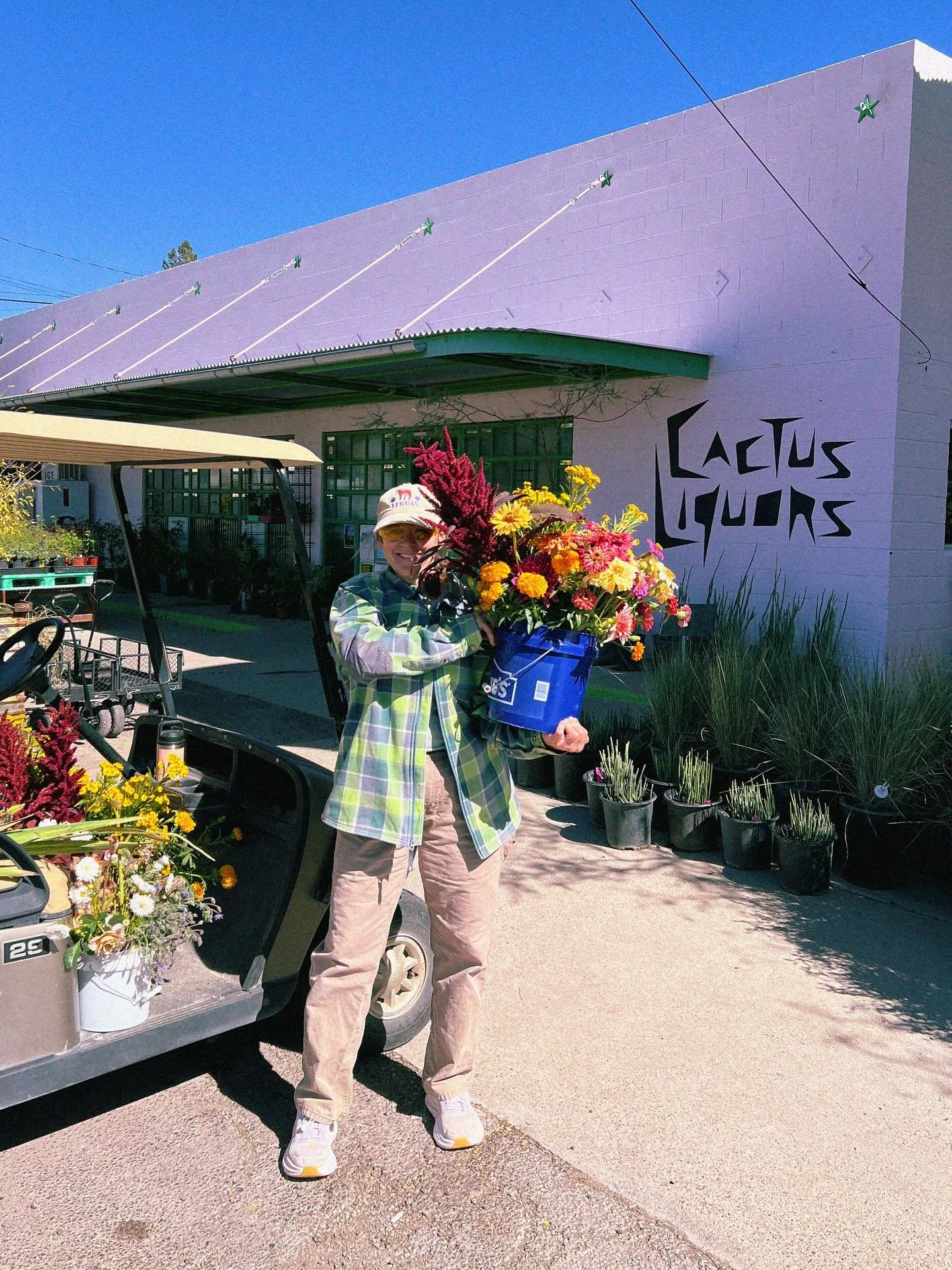 And just like that…flower season is over! And what an incredible season it was!! 
Thank you to all the beautiful folks who purchased flowers in the shop (or special-ordered for an event) we couldn’t have done it without you. Special tha