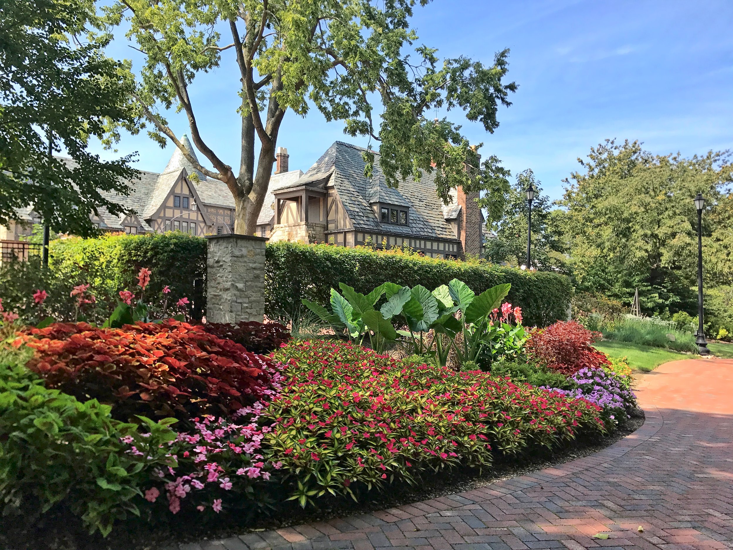 Ewing Manor Weddings (And How It Actually Feels)