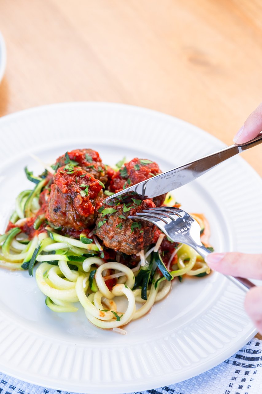 Beef-Meatballs-Marinara-Action.jpg