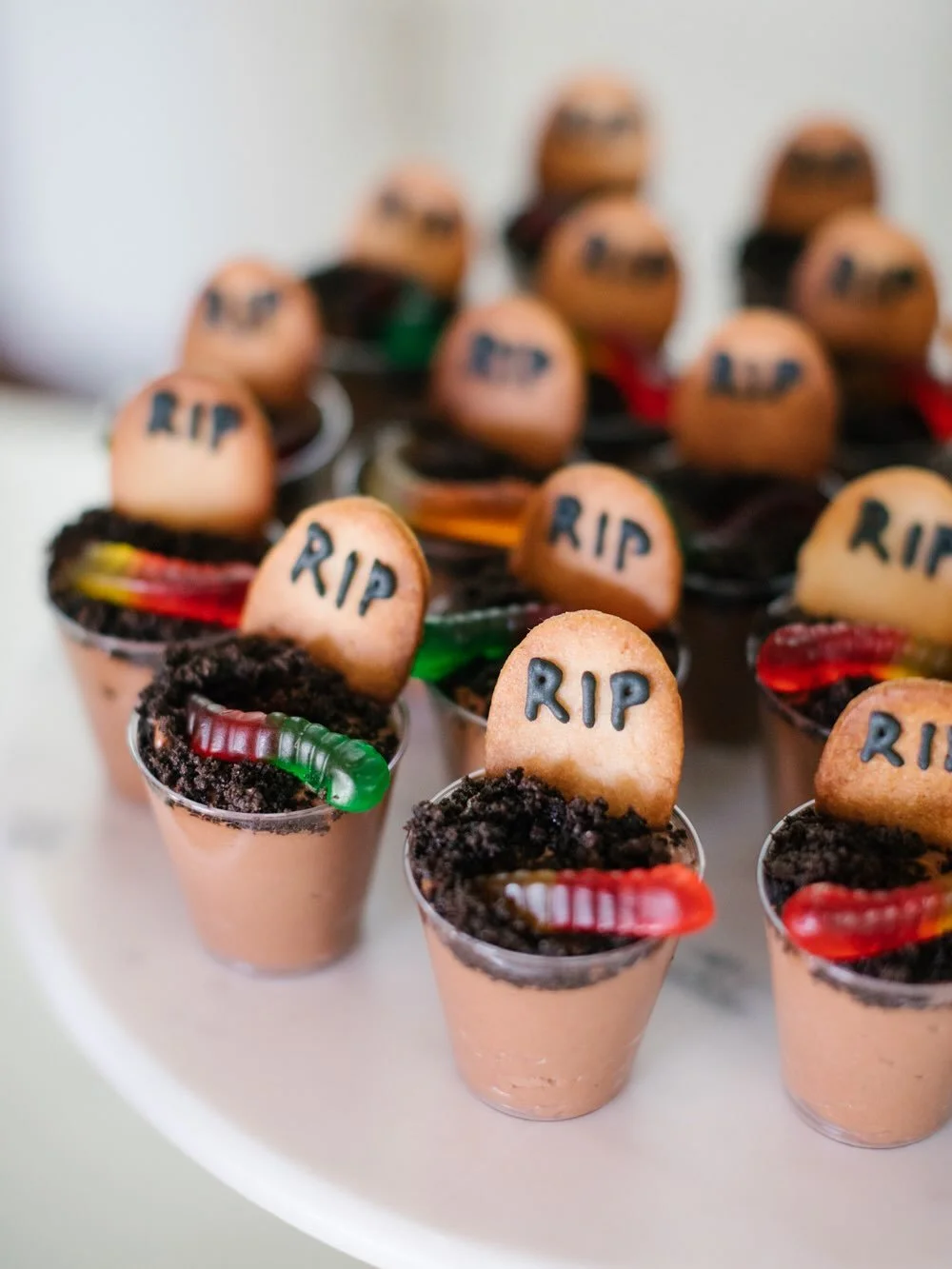 πΆ Daylight makes me feel like Dracula…π§π»‍βοΈ
TMC‘s pastry team has been so busy creating festive Halloween treats for all of our lucky customers! Besides Holiday, Halloween is our busiest time of year for desserts π
We are all boo