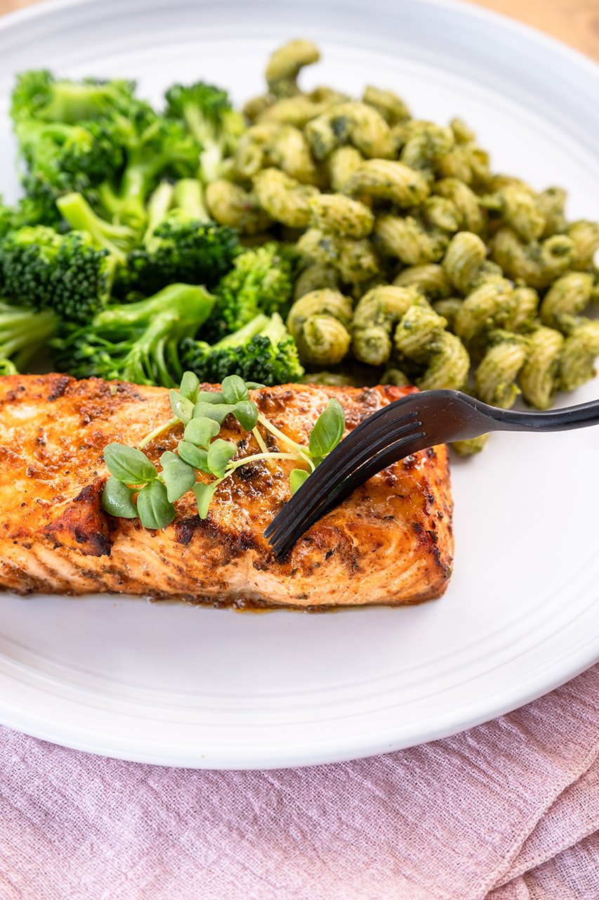Pesto-Pasta-Salmon-Action.jpg