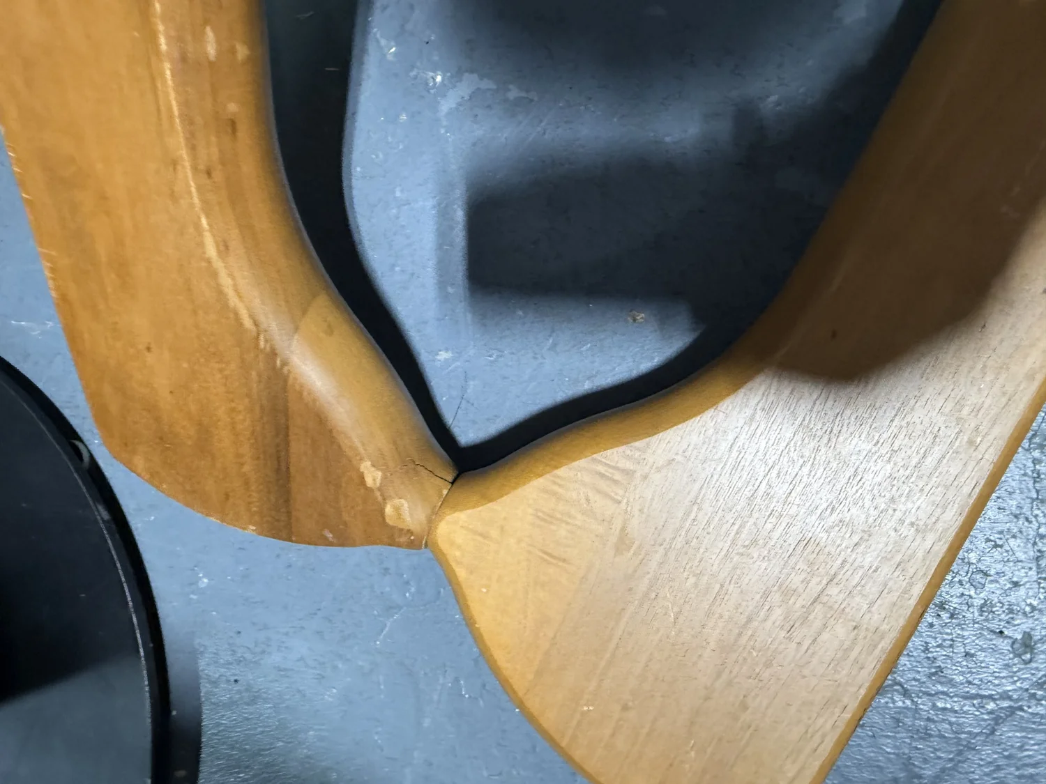 Herman Miller Isamu Noguchi Glass Coffee Table — WANNASOFA