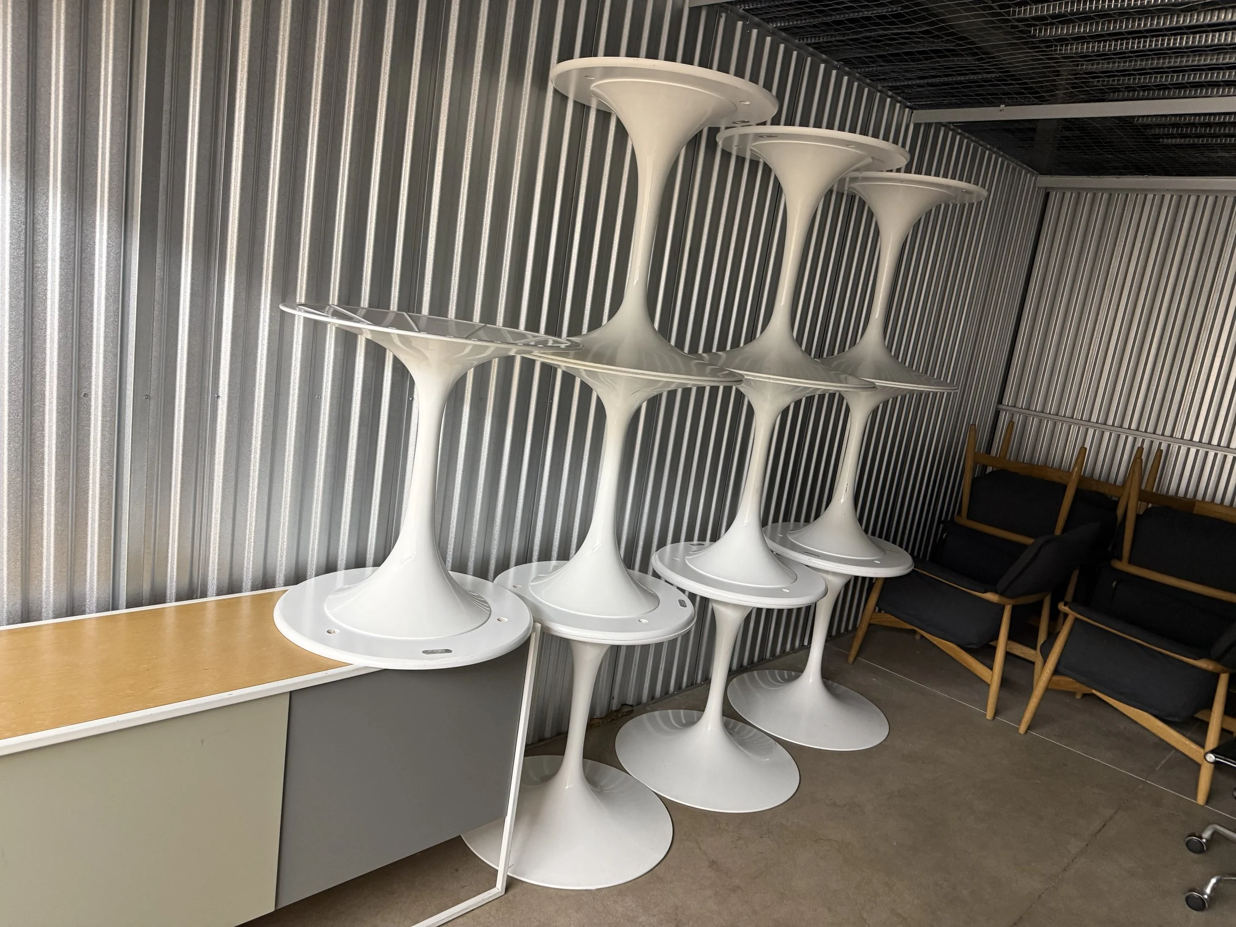 Knoll Saarinen Round 54” Tables 26 AVAILABLE