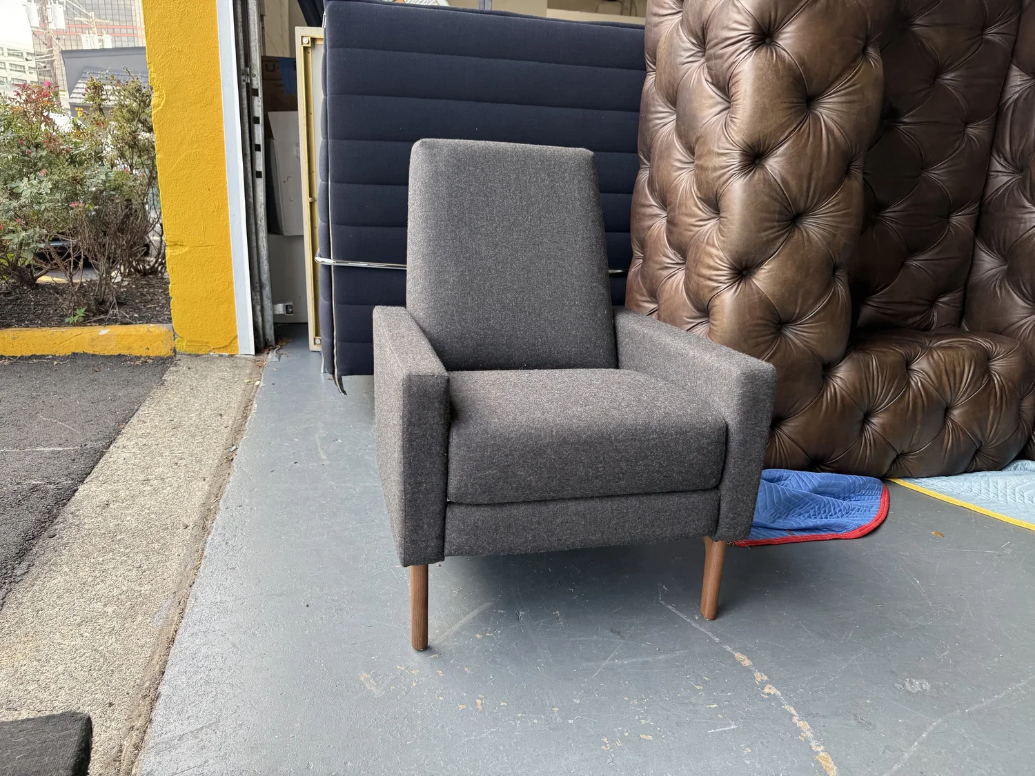 HOT Dwr Lina Swivel Chair Dwr Leather Chair DWR Lina Swivel