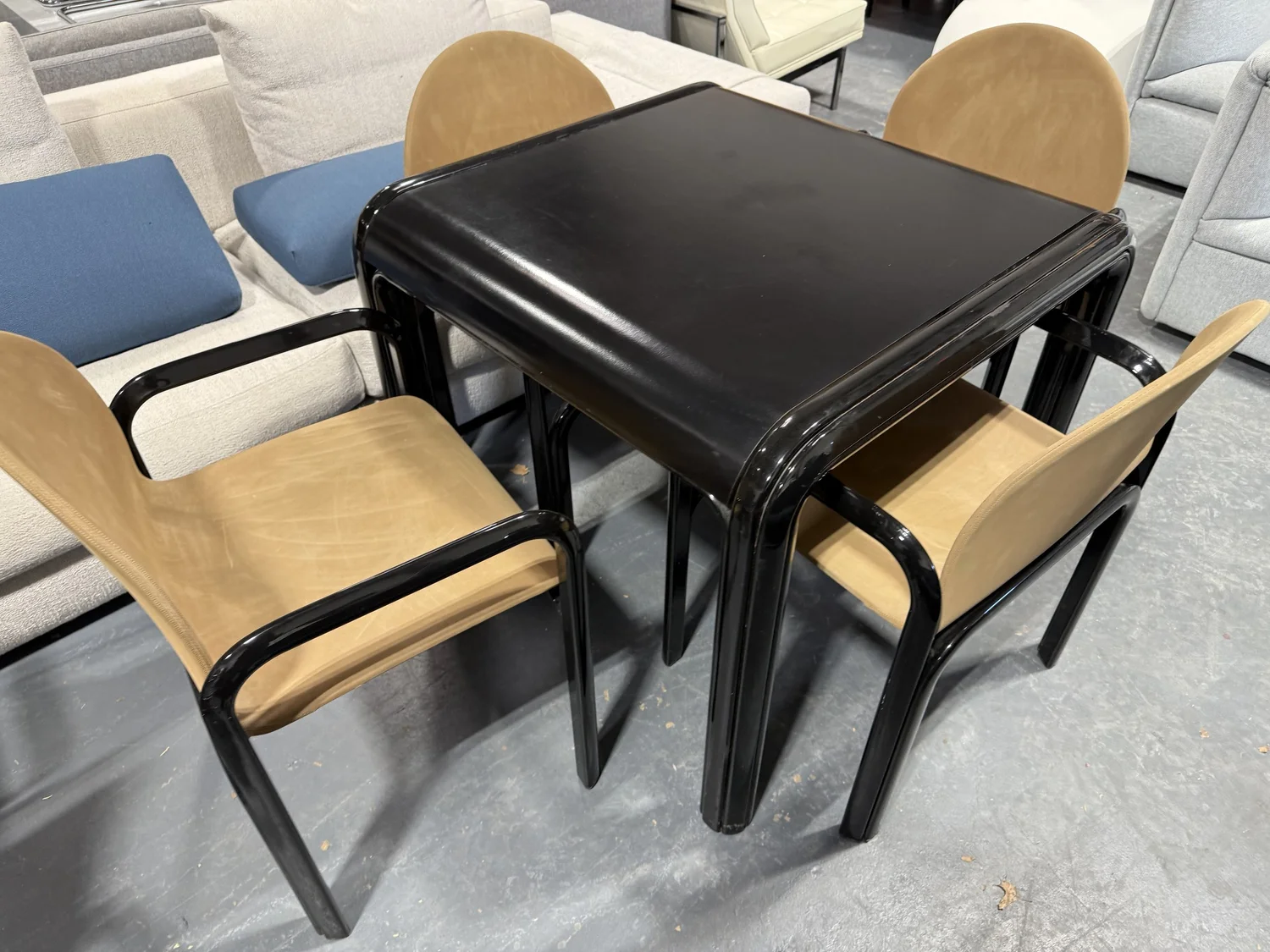 Knoll Vintage Gae Aulenti Orsay Suede 5 PC Dining Set — WANNASOFA