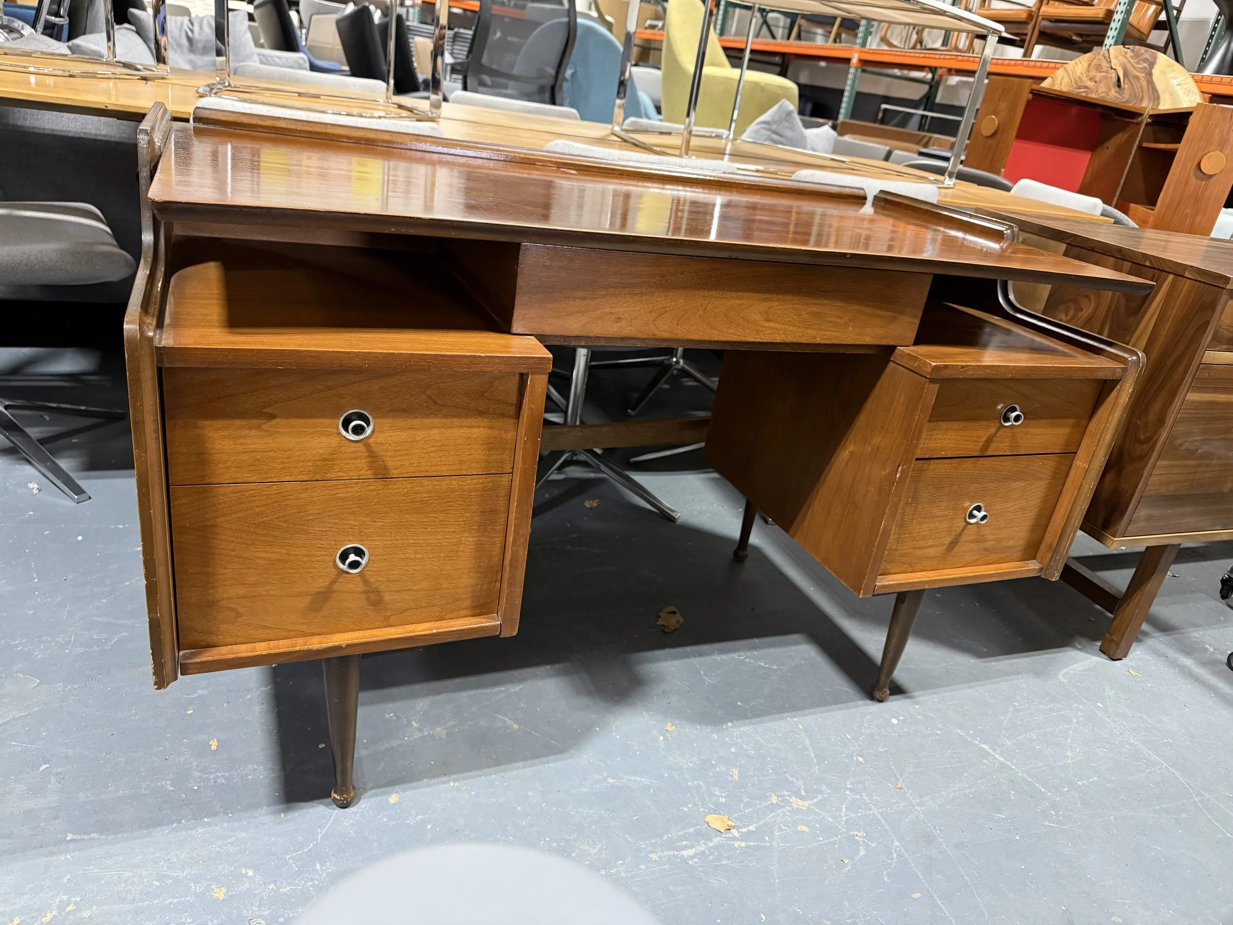 Mid Century Modern Mainline Hooker Desk