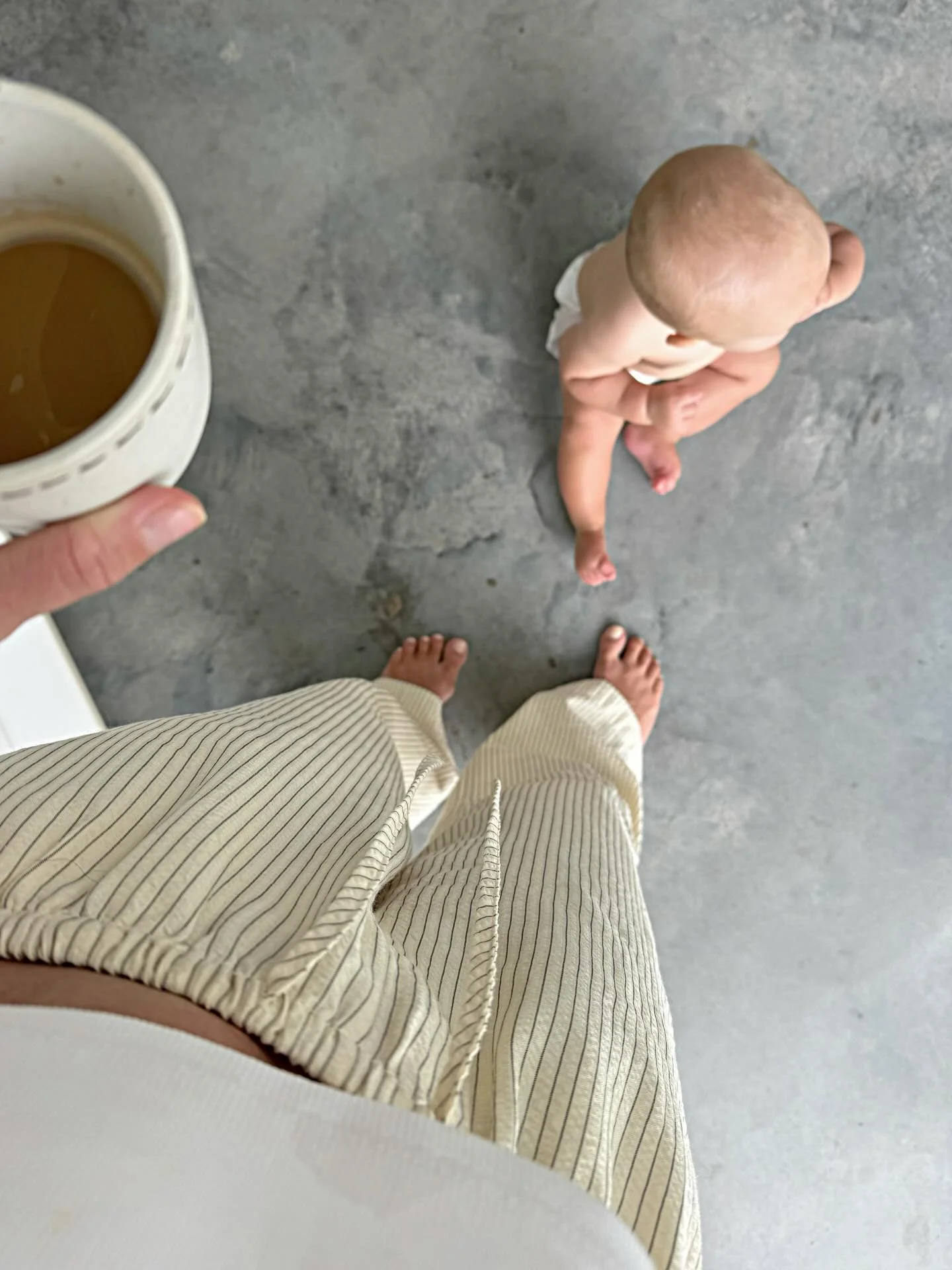 The last week or two of work &amp; all things in between 🌞

1. My morning coffee date 

2. Back in clinic! 

3. Pre work bliss 🌅

4. Chatting all things postnatal with @we.are.mothersclub postnatal circle ✨

5. Post work bliss 🌊

6. @mode.pilates 