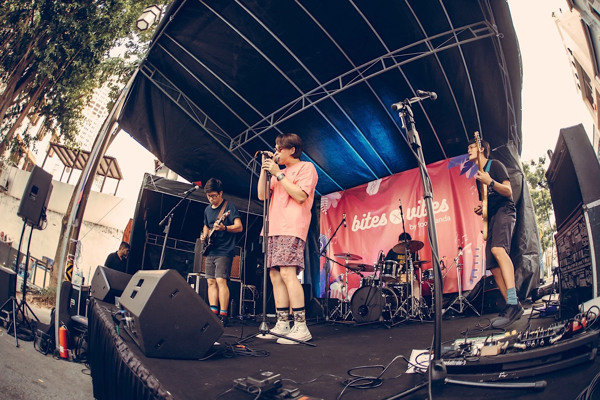 01092019_Bites_Vibes_SNA_Colossal546_Clean - VERTICAL.jpg