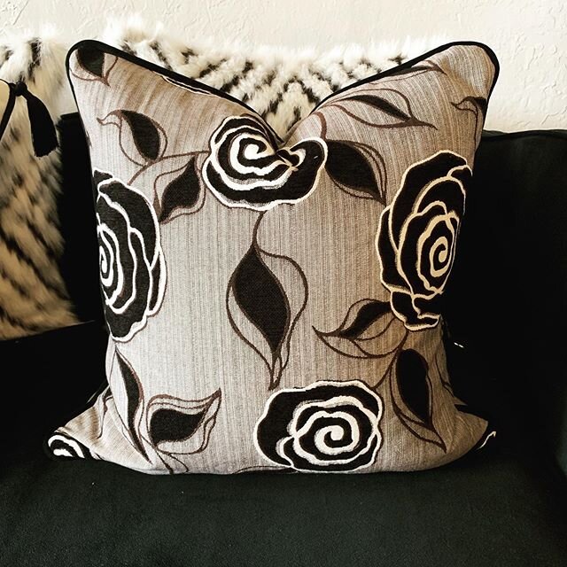 Custom pillows designed for you by Julie! This pillow has a grey background with brown embroidery and black and white roses and black velvet trim.
20x20 as shown in picture $58