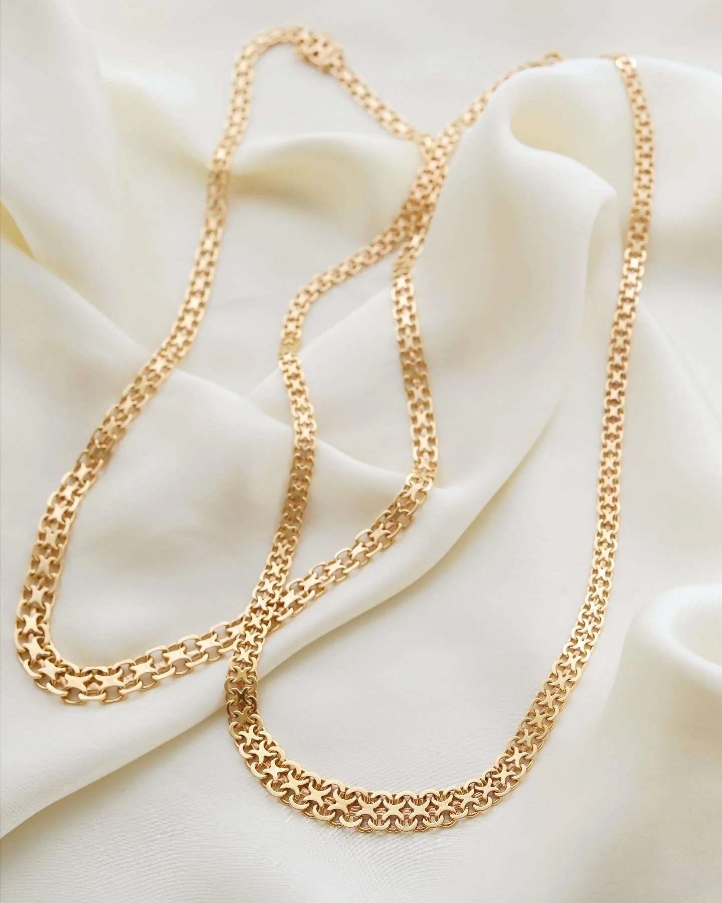 Heavy 17 Inches Swedish Vintage X Link Necklace 18K Gold 1961 Oldmine