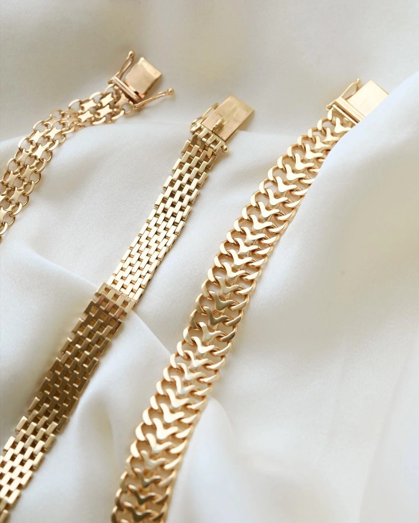 Swedish Vintage Bracelet by Swedish Royal Jeweler Hallberg 18K