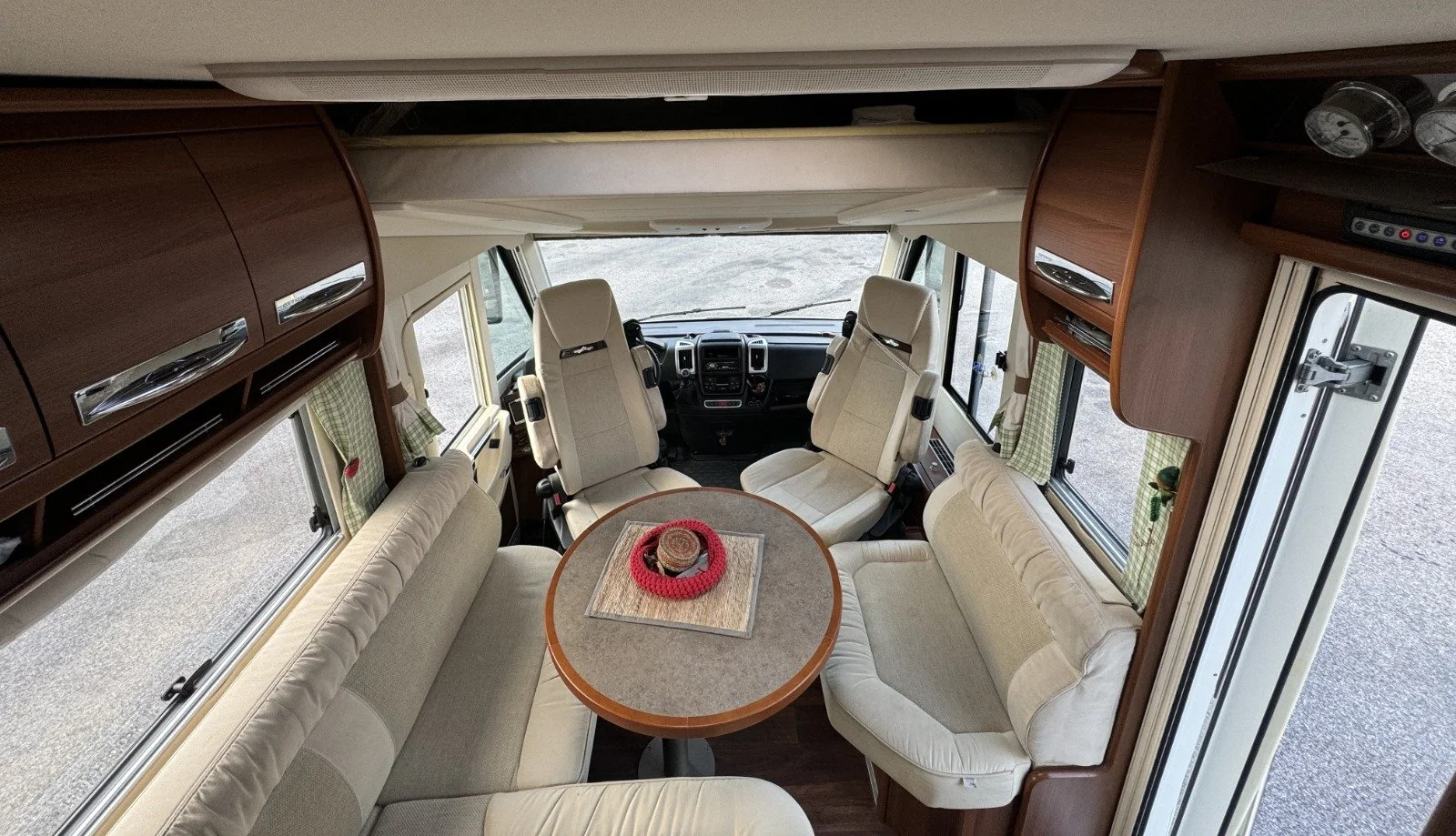 WhatsApp Image 2025-11-13 at 15.12.02 (1).jpeg