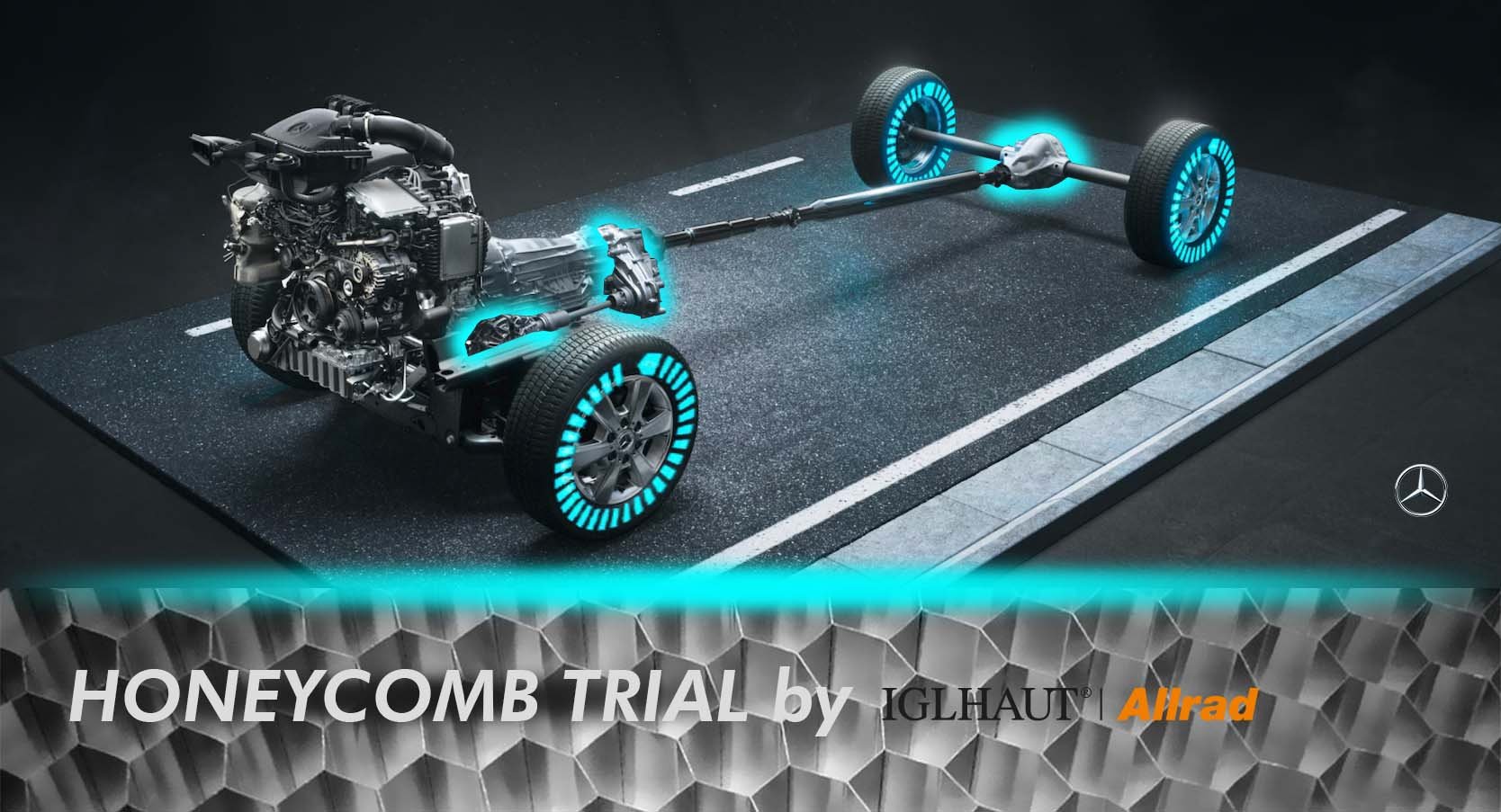 Diagramma di un motore di veicolo collegato a un sistema di trazione elettrica su una strada, con evidenziazione di componenti e ruote. Logo Mercedes-Benz in basso a destra.