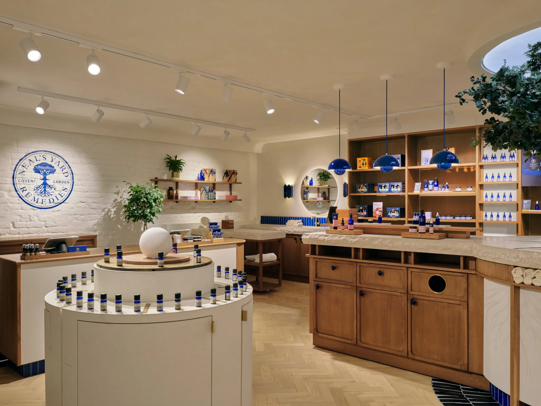 6_NYR CG_Mid Store Left.jpg