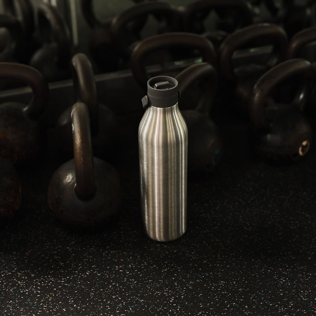 Circular-Water-Bottle-Product-Website-Images_Storm-Grey_1L-06.jpg