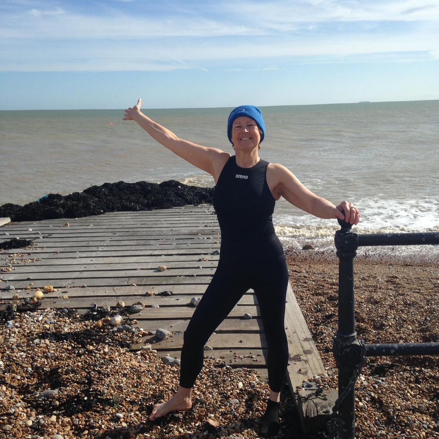 Our customers are the BEST 💫 

This is Sophie wearing our black Pacific Leggings after braving the English Channel for 8 minutes! The sea is at its coldest temp right now, what a legend @sophiepapougnot 👏 

Did you know our Pacific Set doubles up a