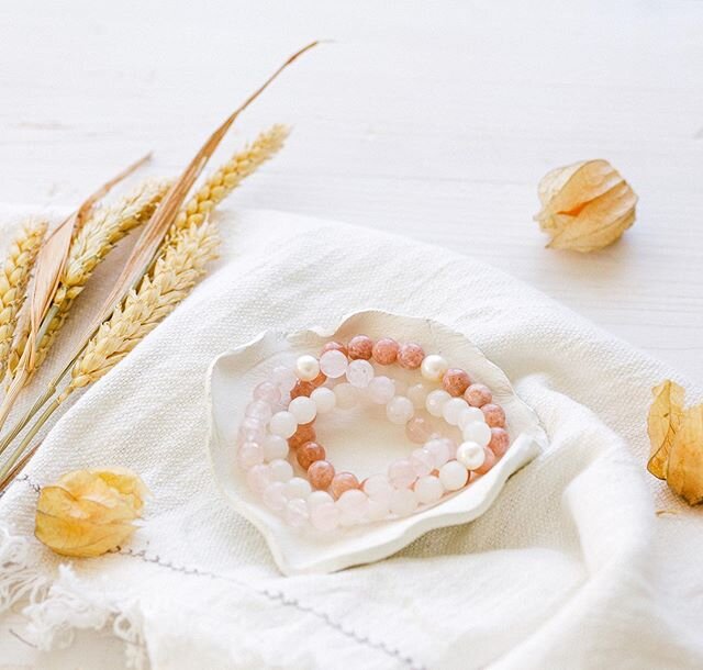 Gemstones in soothing summery tones.  Photo shoot for @kim.lefebvre jewelry.  Kim is a Jewelry designer currently based in Bermuda where she finds all of her inspiration.  I know for most, our travels are put on hold, but if you could imagine walking