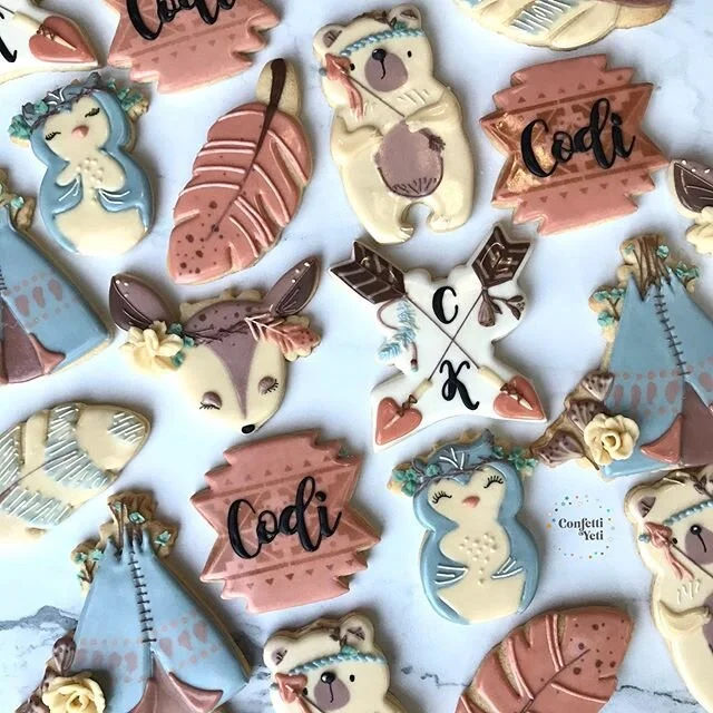 Im in love with this Woodland Creature Boho set😍 now this was one I didn&rsquo;t  want to see go out the door. 
#confettiyeticookies #woodlandanimalscookies #bohocookies #teepeecookies #woodlandbohocookies #owlcookies #bearcookies #deercookies #arro