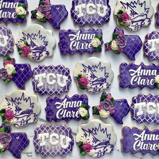 Go Horned Frogs! A traditional Grad Set for Anna Clare, congratulations!

#confettiyeticookies #graduationcookies #graduation2020 #tcucookies #hornedfrogcookies #decoratedcookies #customsugarcookies #sugarcookies #royalicingcookies #friscocookies #da