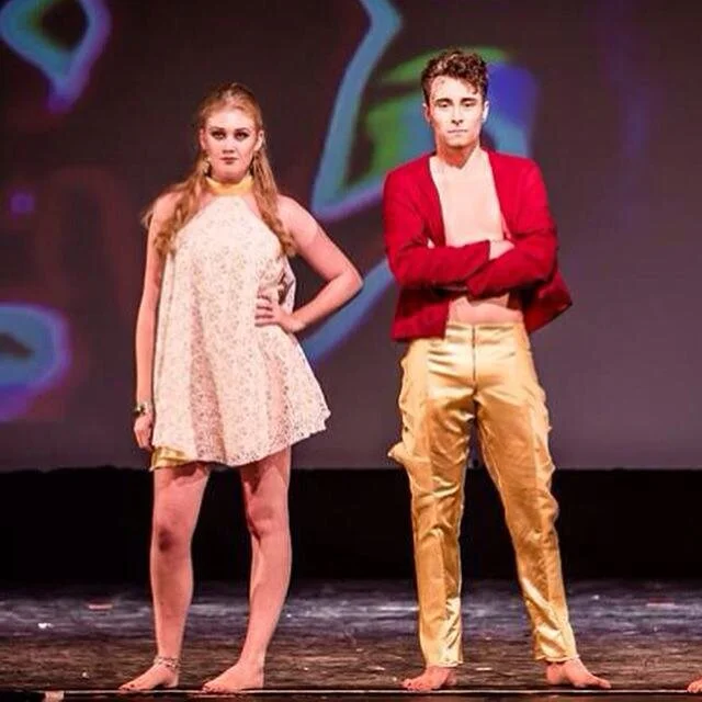 Front Row - Fashion Show 