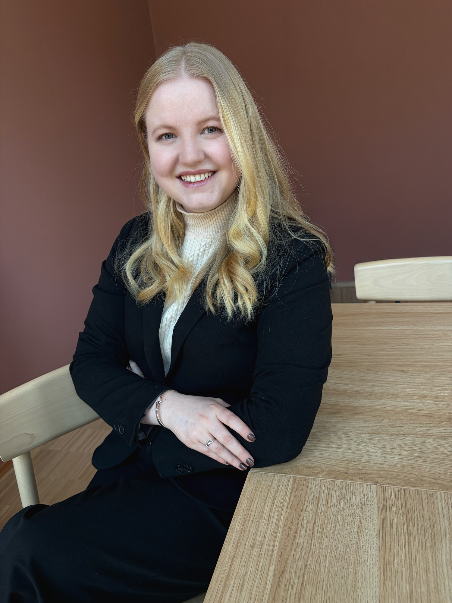 siri Kristine karlsen, grafisk designer, jobber i grafisk design byrået Qvitre