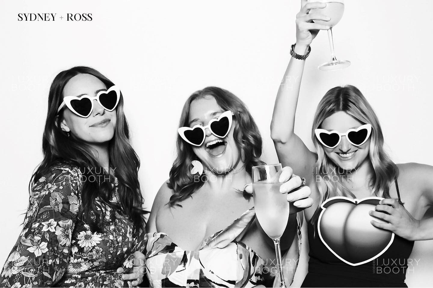 Cheers to June!!! This is my favorite month of the year because not only is it my birthday month but it&rsquo;s also filled with many beautiful events ☺️
Cheers to a beautiful summer and many more celebrations ☀️
.
.
.
#atlantaphotobooth
#photobootha