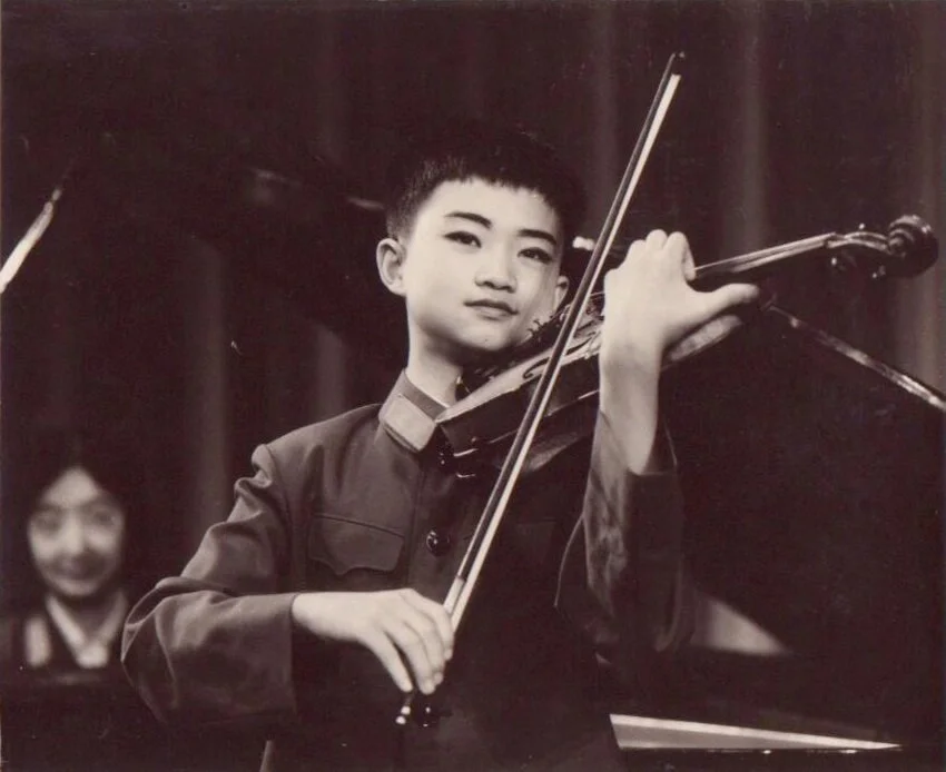 Violinist — Hu Kun