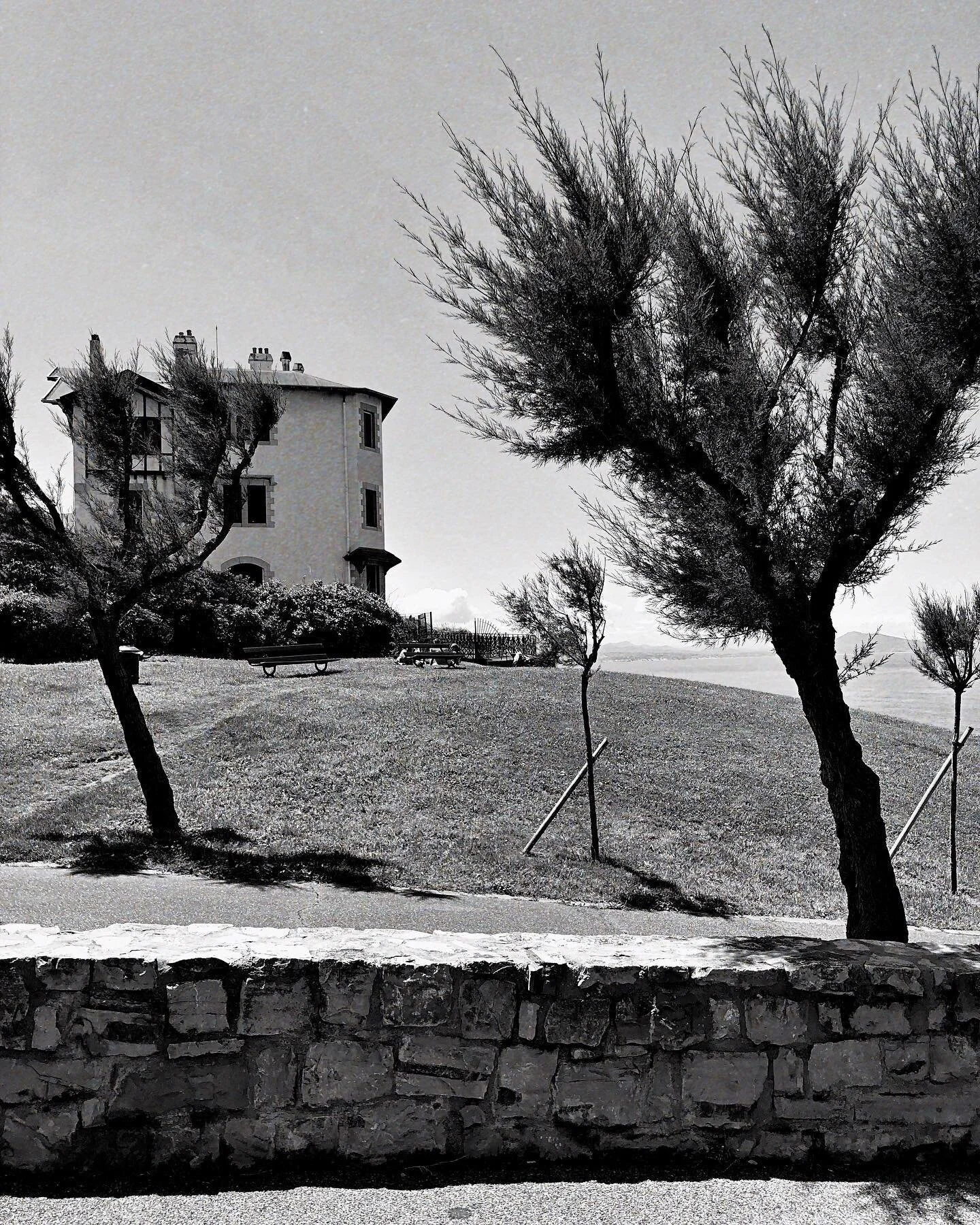 Windy Biarritz .
.
.
.
#travelphotography #photooftheday #france #biarritz  #biarritzsurf #biarritzinlove #picoftheday #instagood #travelgram #summer #bwphotography