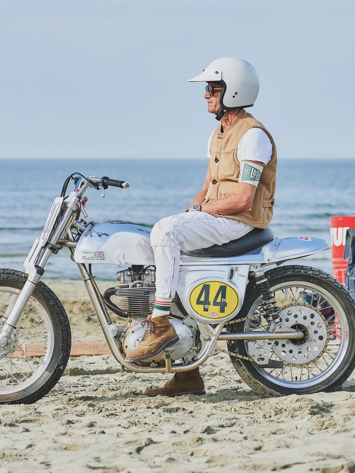 Beach race
From the archives: The Race Of The Lords, Wheels and Waves Italy 2022 
.
.
.
.
.
.
#wheelsandwaves #wheelsandwaves2022 #wheelsandwavesitaly #motorcycle #vintagemotorcycle #festival #elrollo #duologsurfcontest #surf #skate #lifestyle #artri